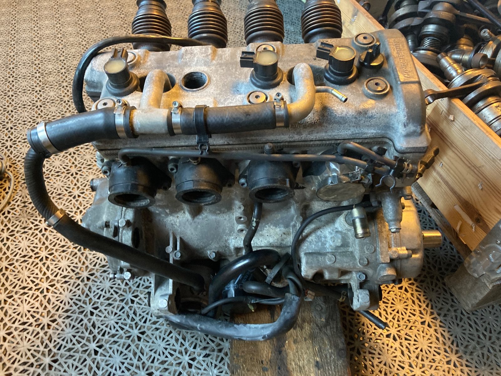 Motor Genesis 998cc – ytterligare bild