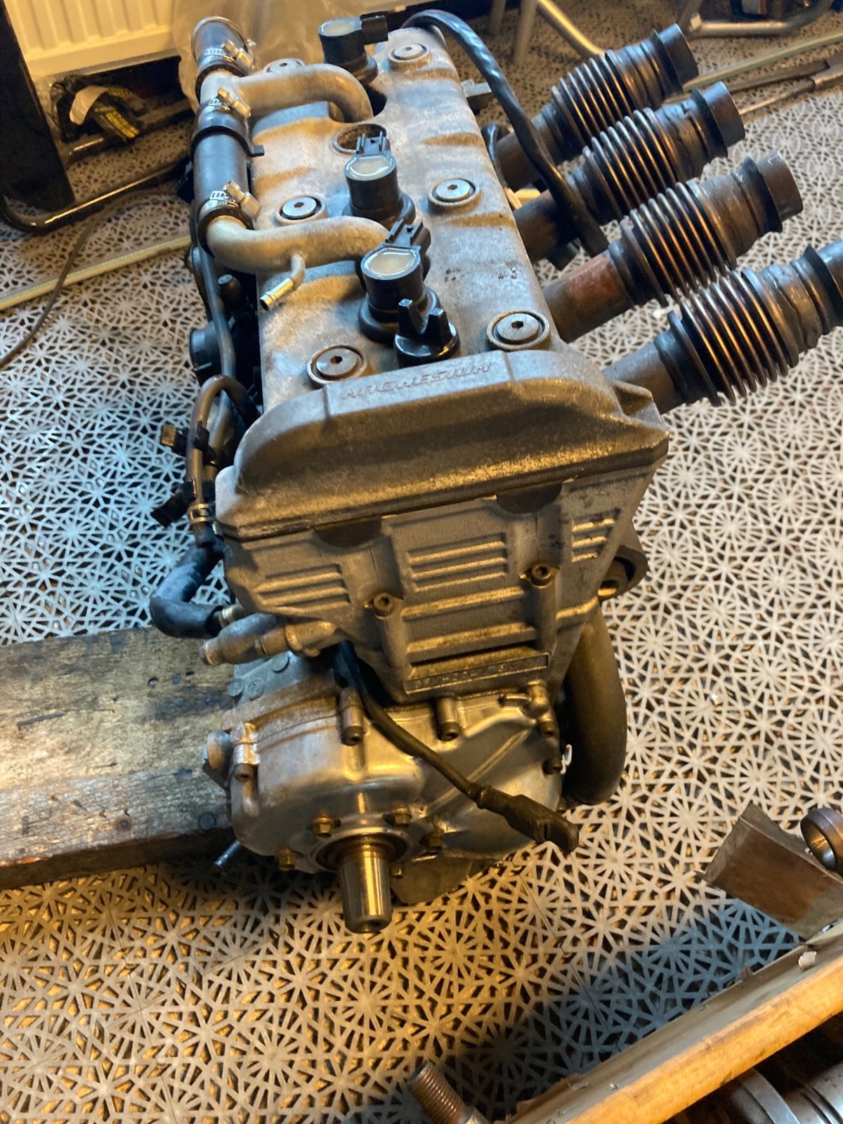 Motor Genesis 998cc – ytterligare bild